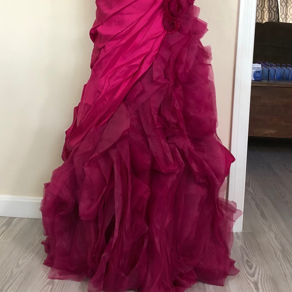 Fuchsia vertical ruffles. - Picture 8 of 10